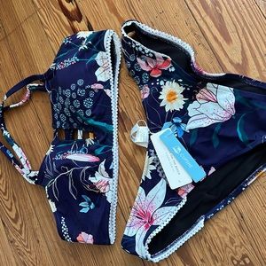 NWT Navy Floral 2pc swimsuit